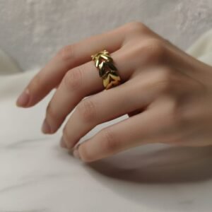 Elegant Leaf Ring
