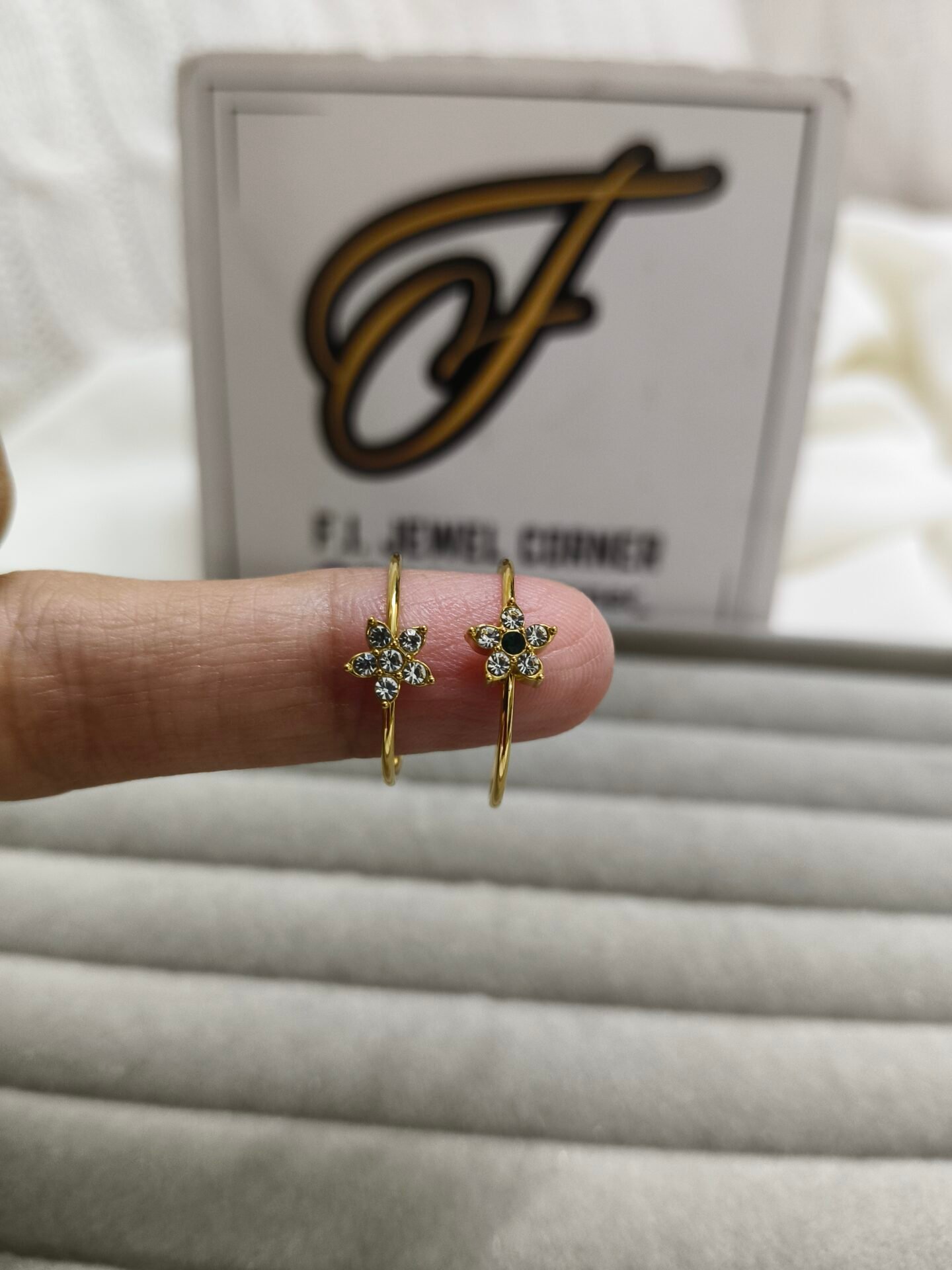 Minimal Blossom Petite Diamond Ring - Image 4